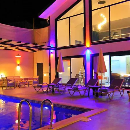 2 Bedroom With Private Pool *