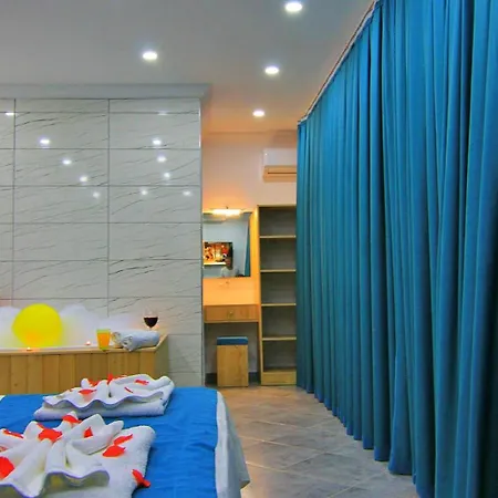 2 Bedroom With Private Pool كالكان