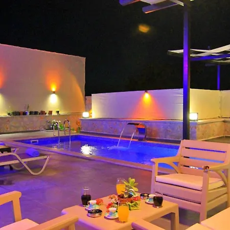 2 Bedroom With Private Pool *